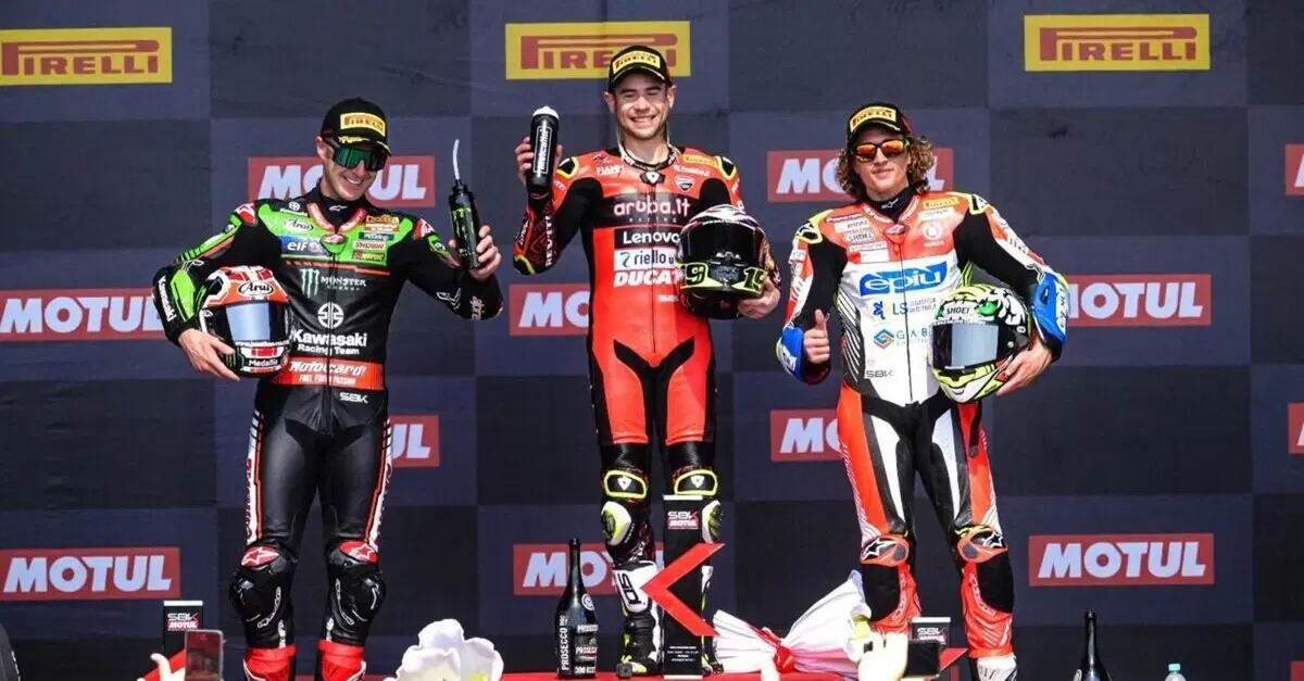 SBK 2022. GP di Argentina. Razgatlioglu si "suicida" e Bautista ne approfitta. Ma la vera sorpresa di Gara1 &egrave;... 