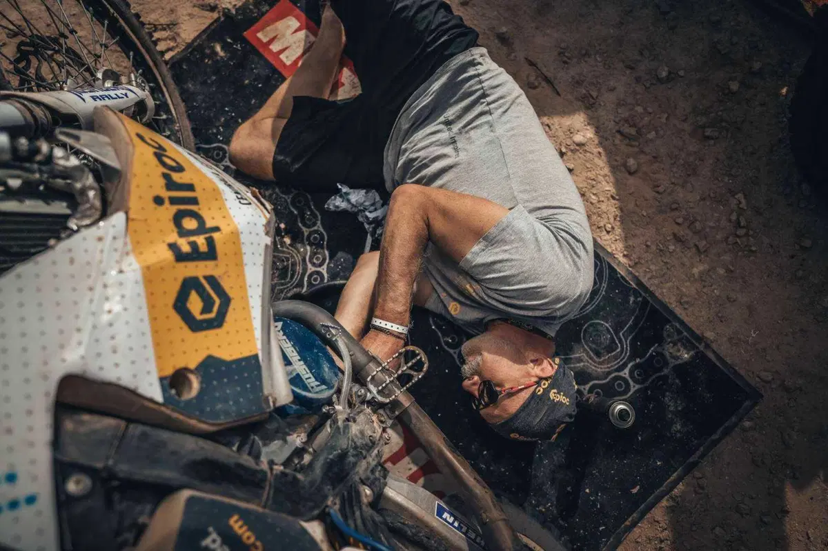 Africa Eco Race 22. Giorno di Riposo sull’Atlantico (13)