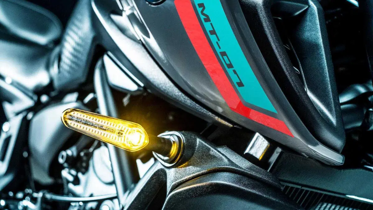Yamaha MT-07 2023, arriva la strumentazione TFT. E poi c'è la MT-07 Pure [GALLERY] (23)