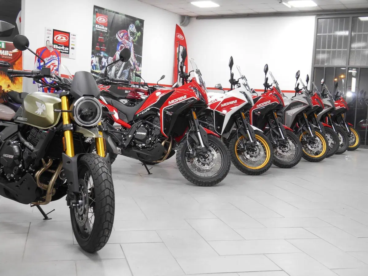 Moto Morini SEIEMMEZZO SCR (2022 - 26) (9)