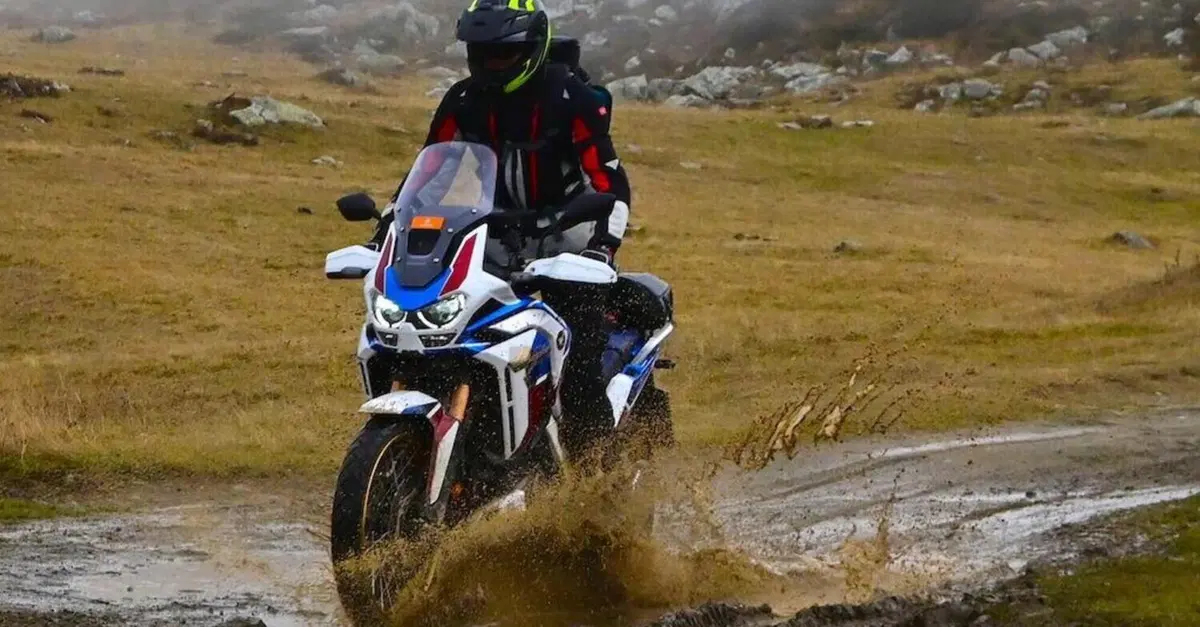 ANCMA fa chiarezza sul tema dell'impiego degli pneumatici moto M+S