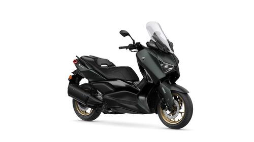 Nuovi Yamaha XMAX 2023, estetica più sportiva e connettività (3)