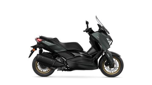 Nuovi Yamaha XMAX 2023, estetica più sportiva e connettività (4)