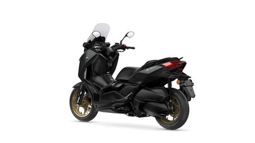 Nuovi Yamaha XMAX 2023, estetica più sportiva e connettività (5)