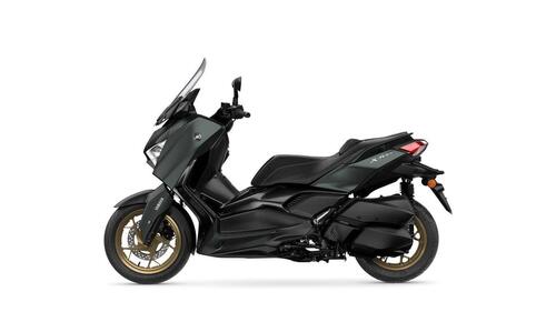 Nuovi Yamaha XMAX 2023, estetica più sportiva e connettività (6)