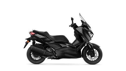 Nuovi Yamaha XMAX 2023, estetica più sportiva e connettività (9)