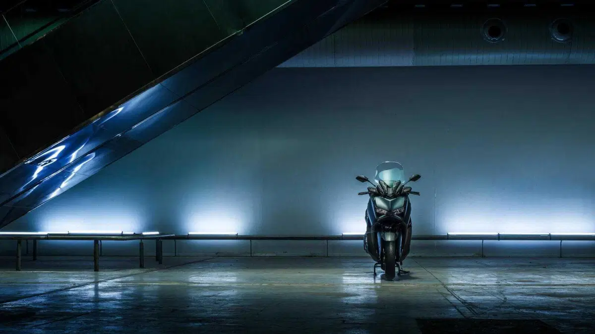 Nuovi Yamaha XMAX 2023, estetica più sportiva e connettività (31)