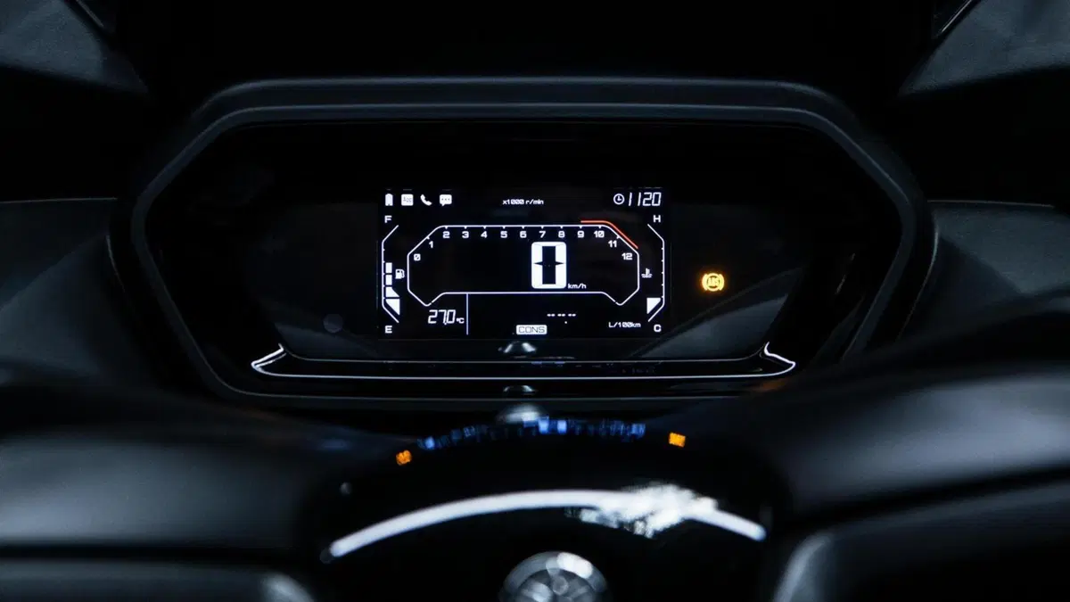 Nuovi Yamaha XMAX 2023, estetica più sportiva e connettività (6)