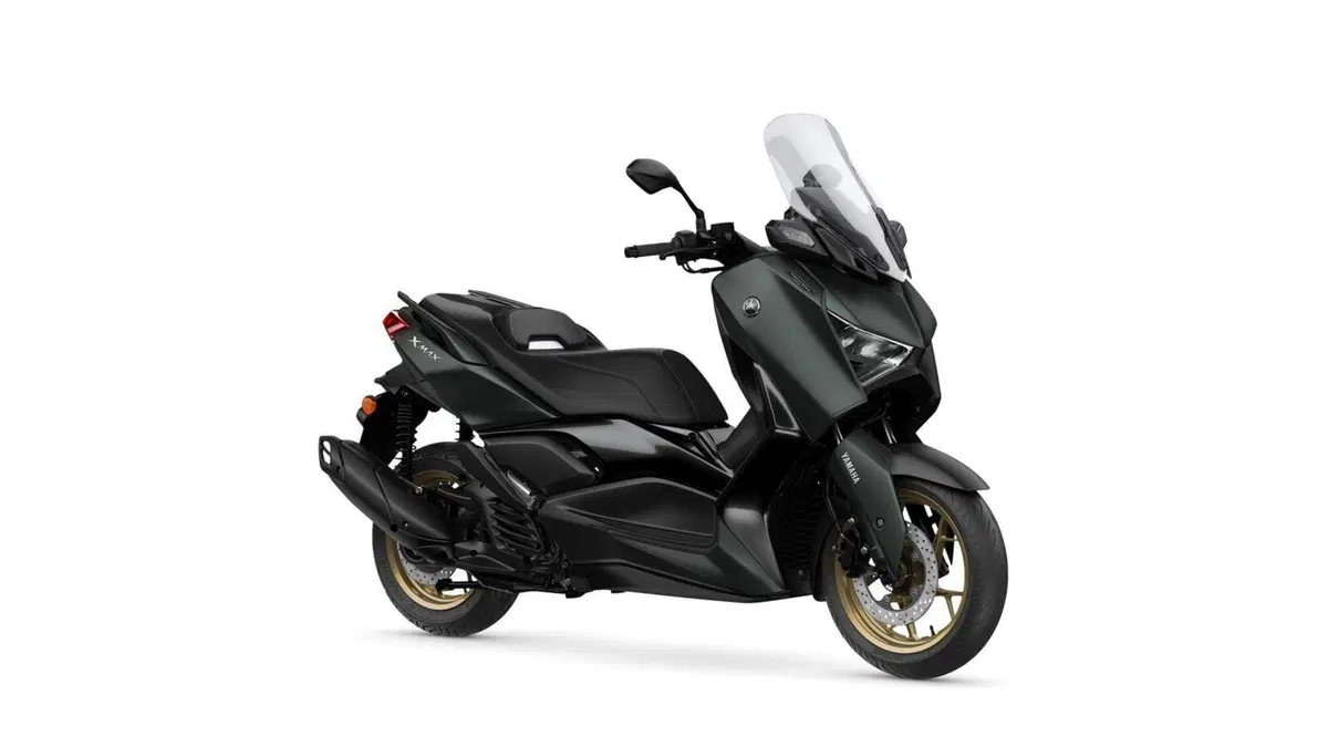 Nuovi Yamaha XMAX 2023, estetica più sportiva e connettività (8)