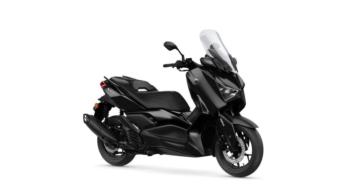 Nuovi Yamaha XMAX 2023, estetica più sportiva e connettività (12)