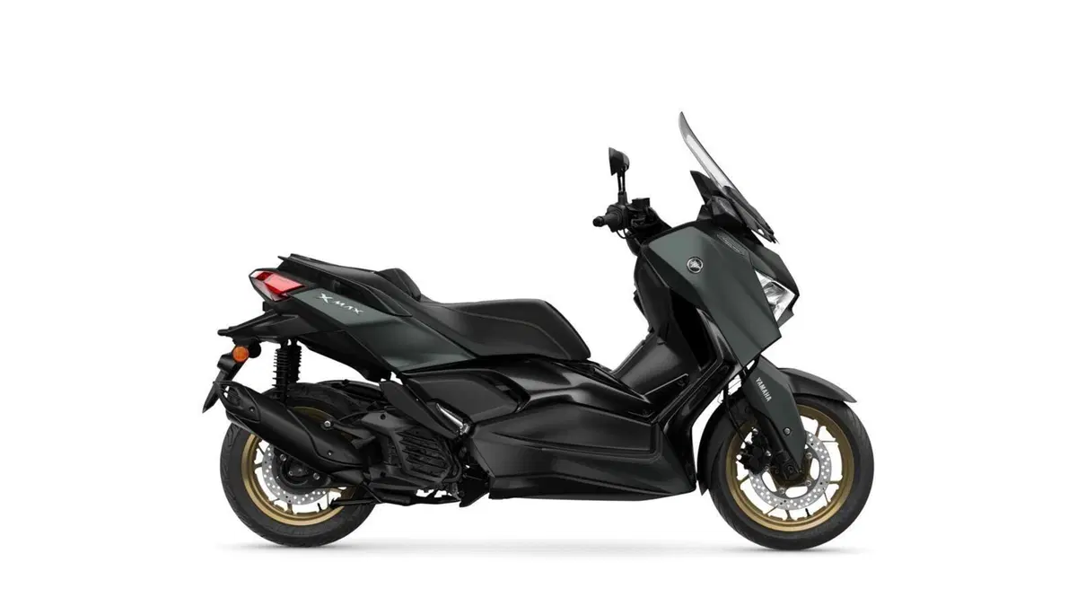Nuovi Yamaha XMAX 2023, estetica più sportiva e connettività (9)
