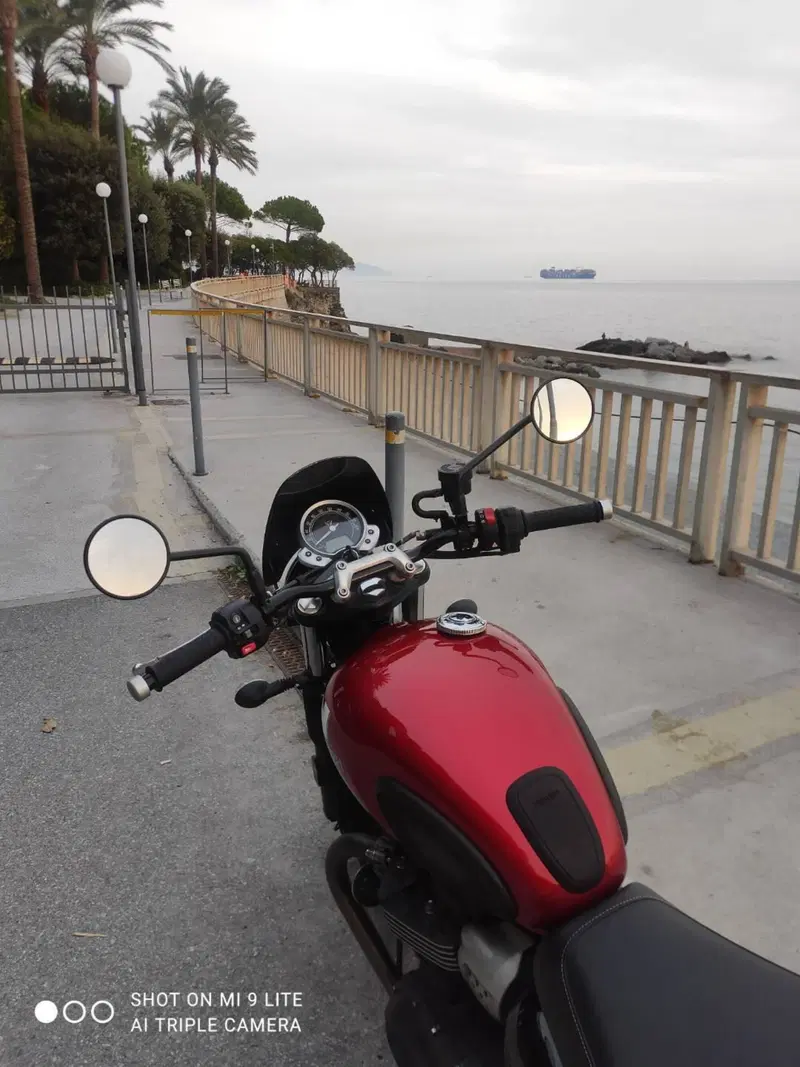 Triumph Street Twin 900 (2017 - 18) (4)