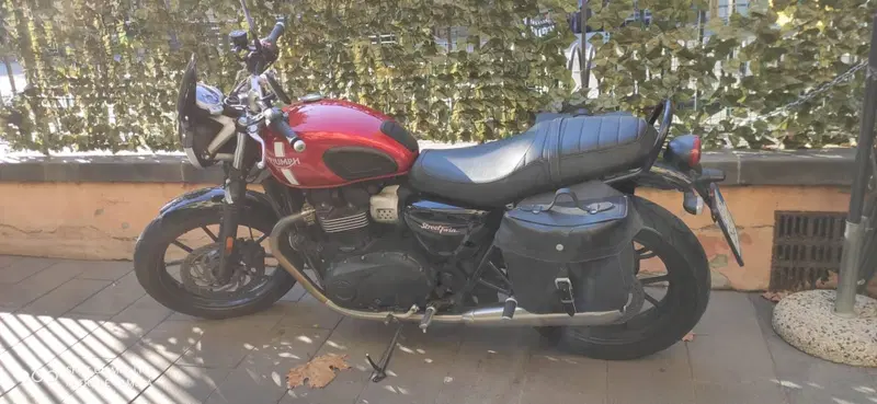 Triumph Street Twin 900 (2017 - 18) (5)