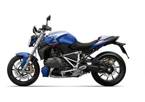 La BMW R1250R del 2023 si arricchisce così nella dotazione di serie (2)