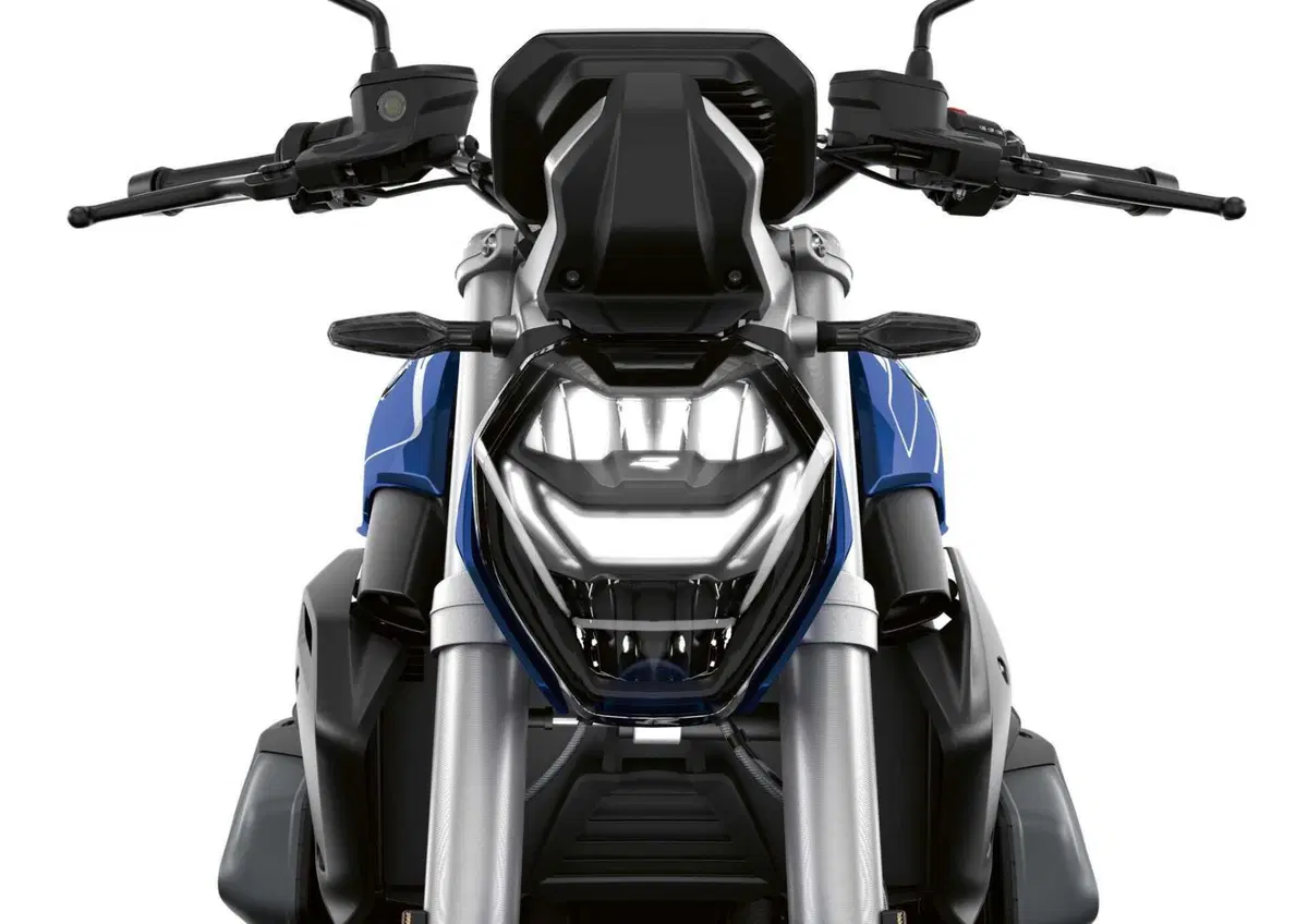 La BMW R1250R del 2023 si arricchisce così nella dotazione di serie (11)