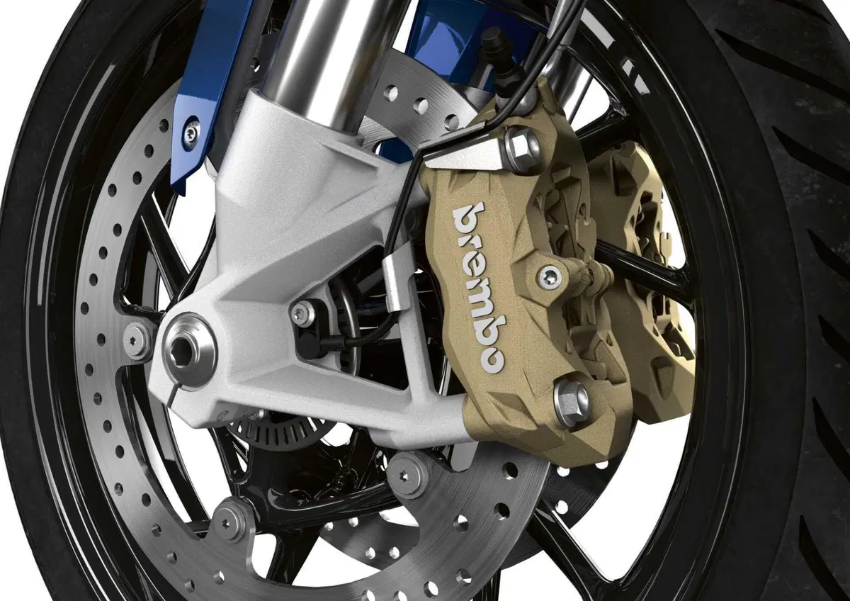 La BMW R1250R del 2023 si arricchisce così nella dotazione di serie (13)