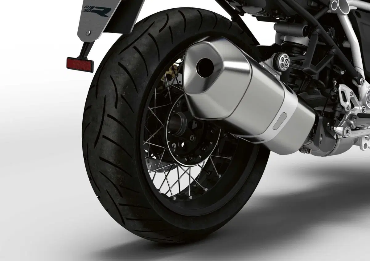 La BMW R1250R del 2023 si arricchisce così nella dotazione di serie (14)