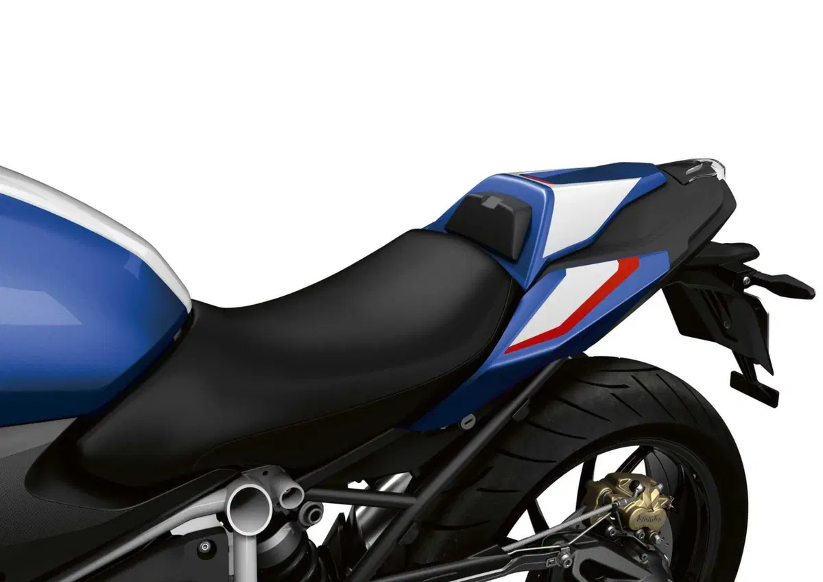La BMW R1250R del 2023 si arricchisce così nella dotazione di serie (17)
