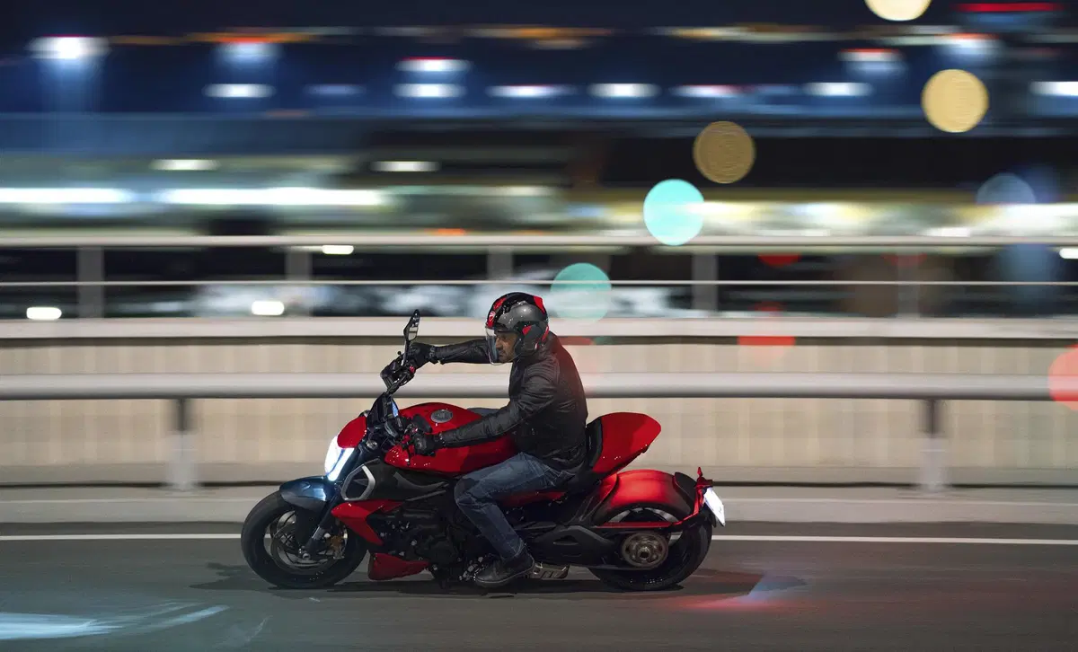 Cambia in tutto la nuova Ducati Diavel V4 2023