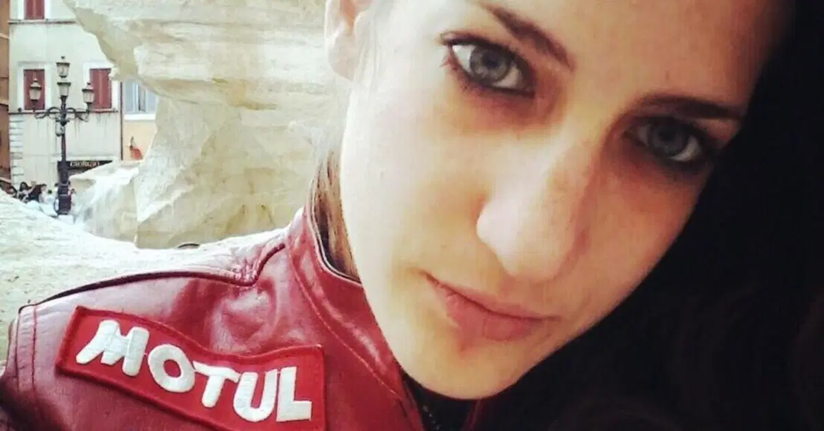 La mamma ricorda Elena Aubry, morta in un incidente in moto: "Ciao mia piccola, oggi avresti compiuto 30 anni"
