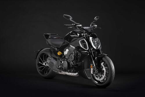 Cambia in tutto la nuova Ducati Diavel V4 2023 (9)