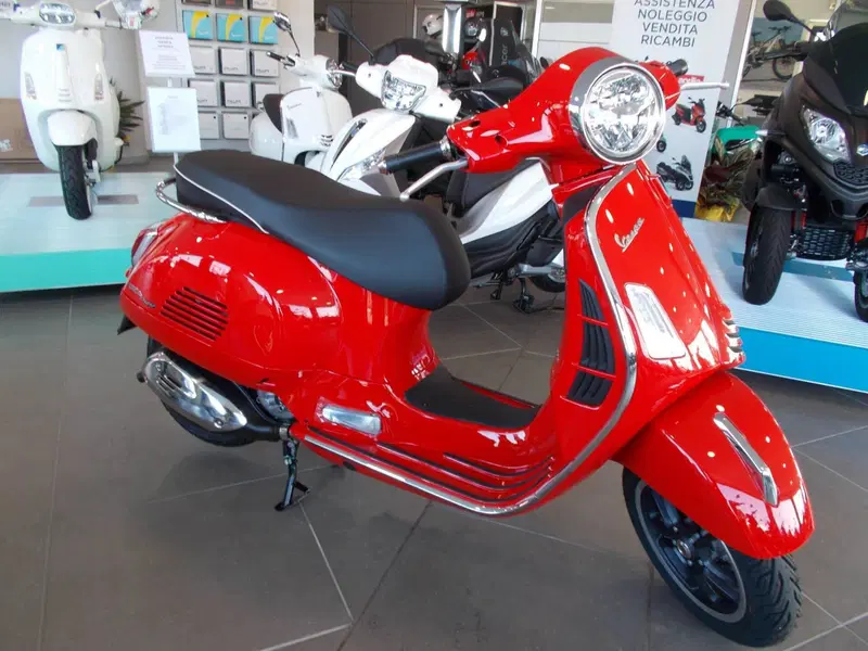 Vespa GTS 300 Super (2023 - 24) (3)
