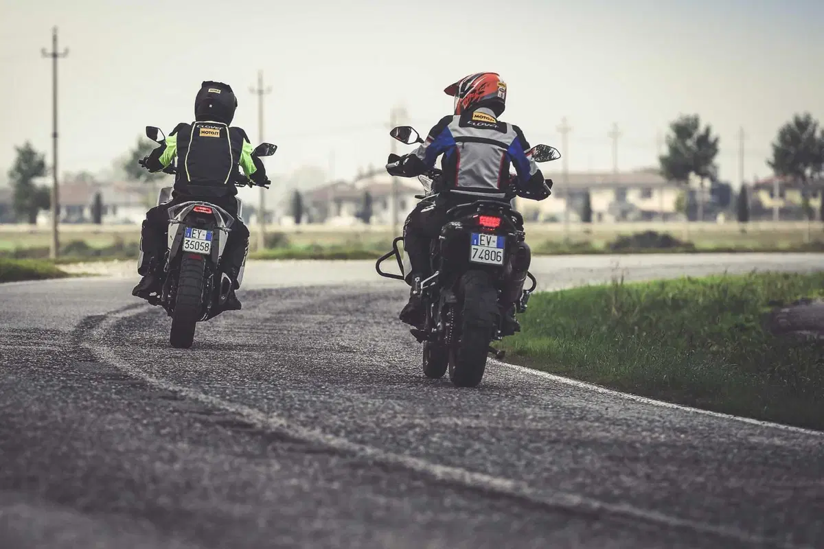 Benelli TRK 502X VS Moto Morini X-CAPE 650: velocità massima, accelerazione, pro e contro, consumi! (9)
