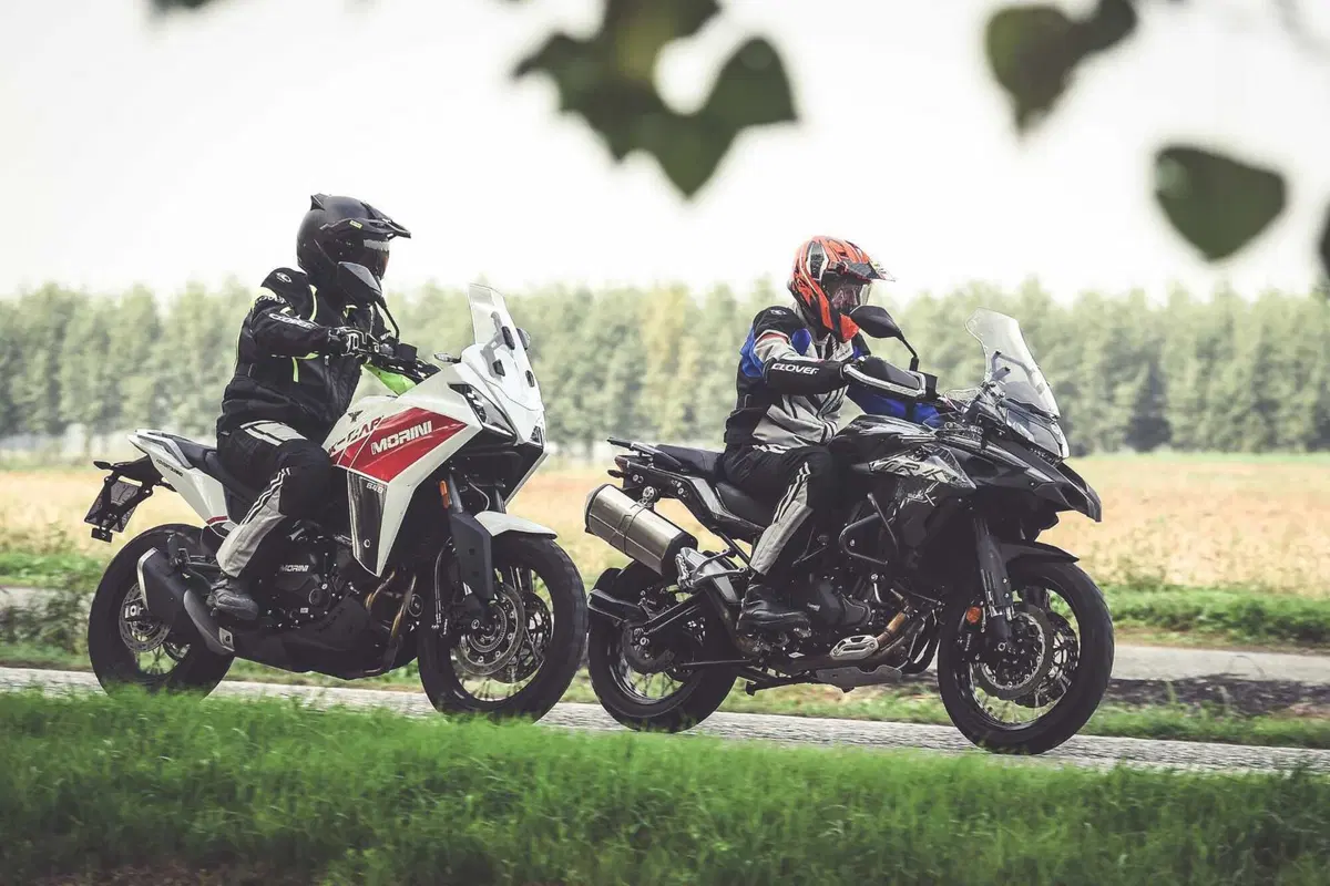 Benelli TRK 502X VS Moto Morini X-CAPE 650: velocità massima, accelerazione, pro e contro, consumi! (10)