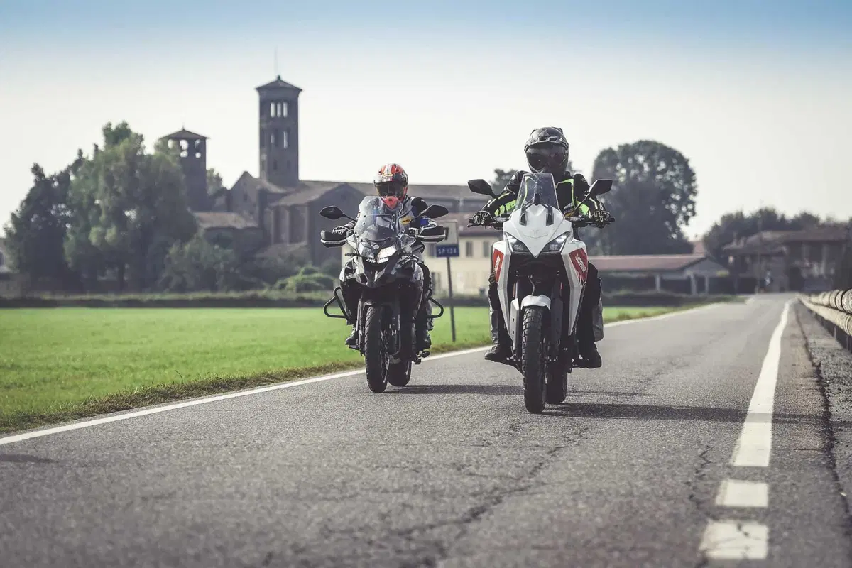 Benelli TRK 502X VS Moto Morini X-CAPE 650: velocità massima, accelerazione, pro e contro, consumi! (11)