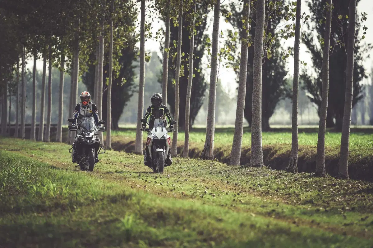 Benelli TRK 502X VS Moto Morini X-CAPE 650: velocità massima, accelerazione, pro e contro, consumi! (16)