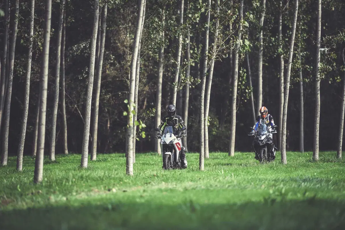 Benelli TRK 502X VS Moto Morini X-CAPE 650: velocità massima, accelerazione, pro e contro, consumi! (17)