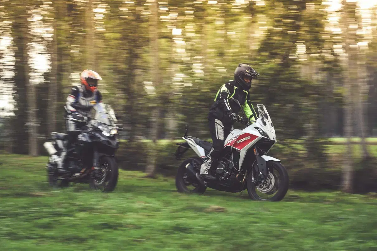 Benelli TRK 502X VS Moto Morini X-CAPE 650: velocità massima, accelerazione, pro e contro, consumi! (19)