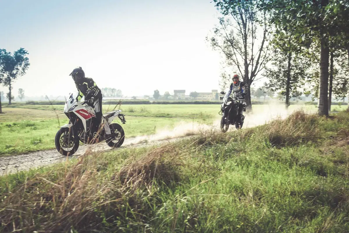 Benelli TRK 502X VS Moto Morini X-CAPE 650: velocità massima, accelerazione, pro e contro, consumi! (21)