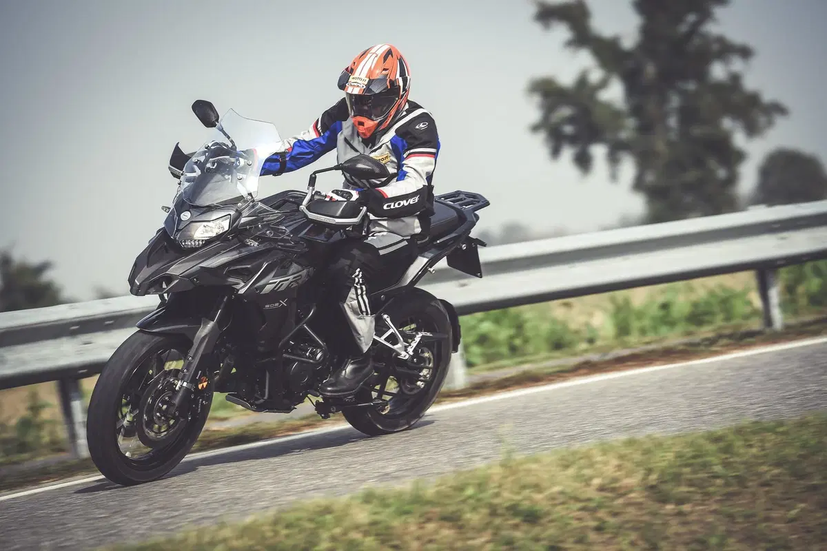 Benelli TRK 502X  (5)