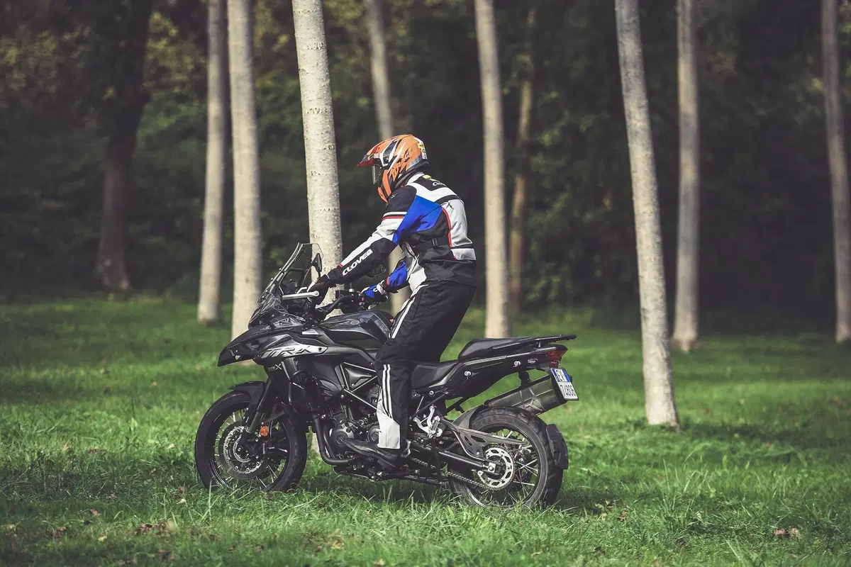 Benelli TRK 502X  (15)