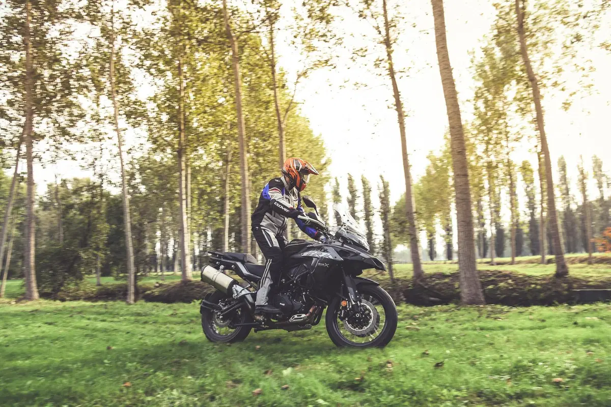 Benelli TRK 502X  (12)