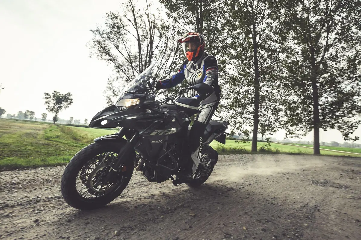 Benelli TRK 502X  (16)