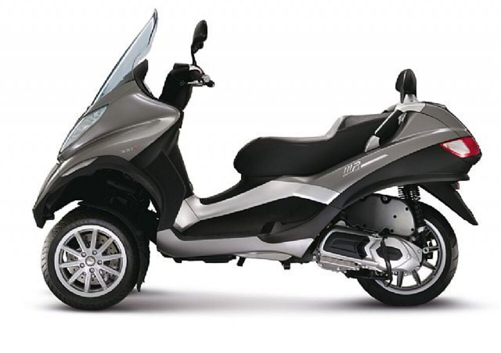 Piaggio MP3 300 (2010 - 11) (2)