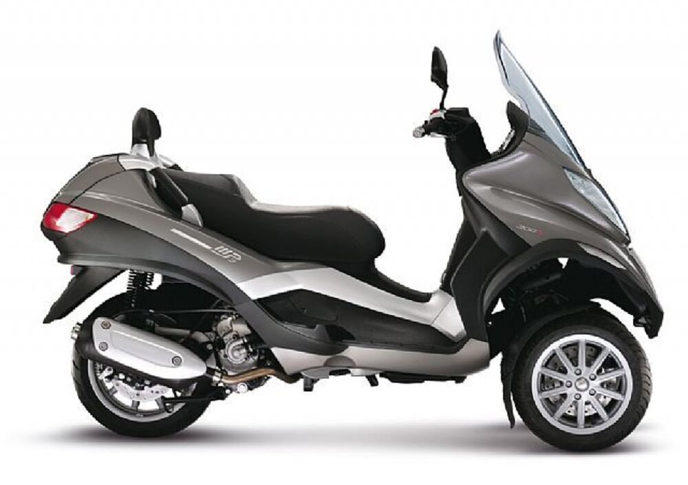 Piaggio MP3 300 (2010 - 11) (3)