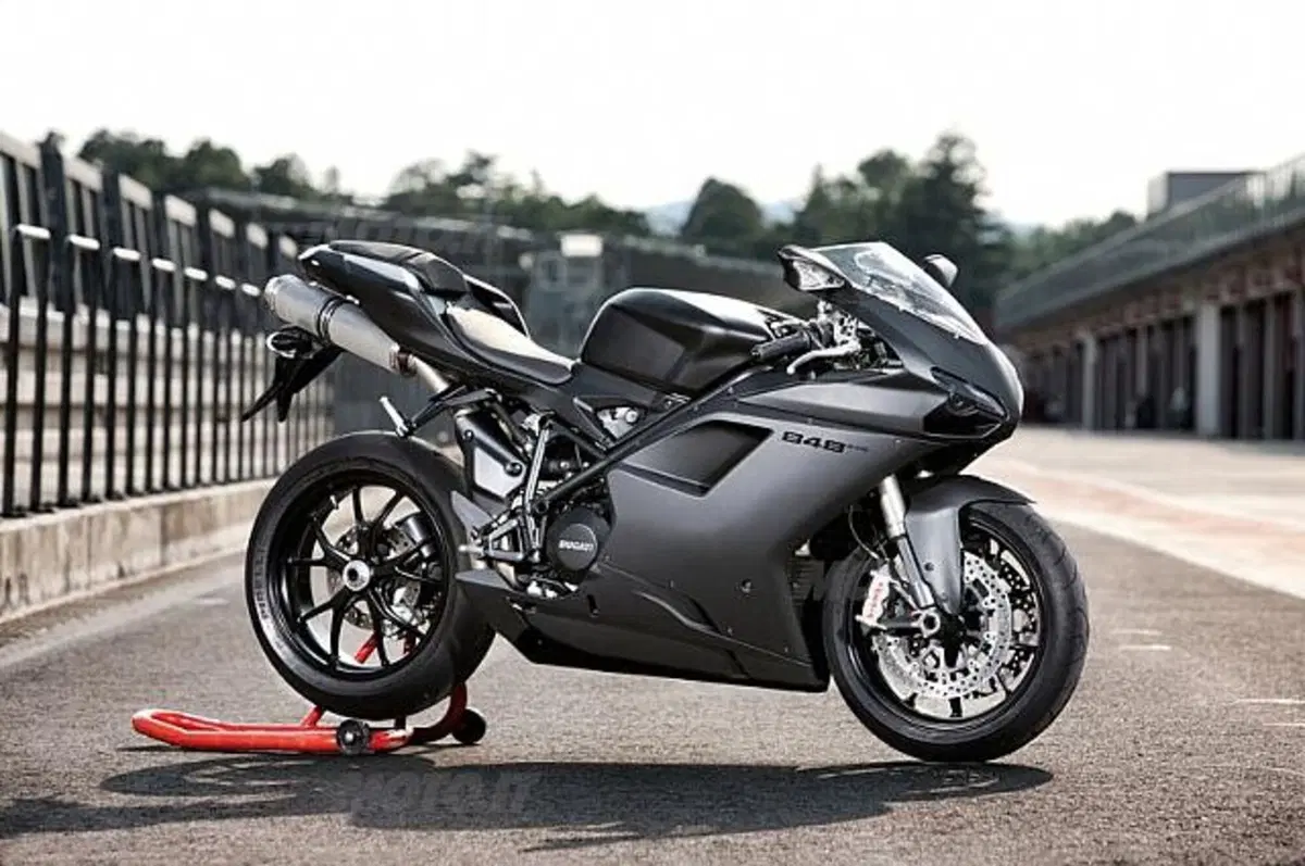 Ducati 848 848 EVO (2010 - 12) (2)