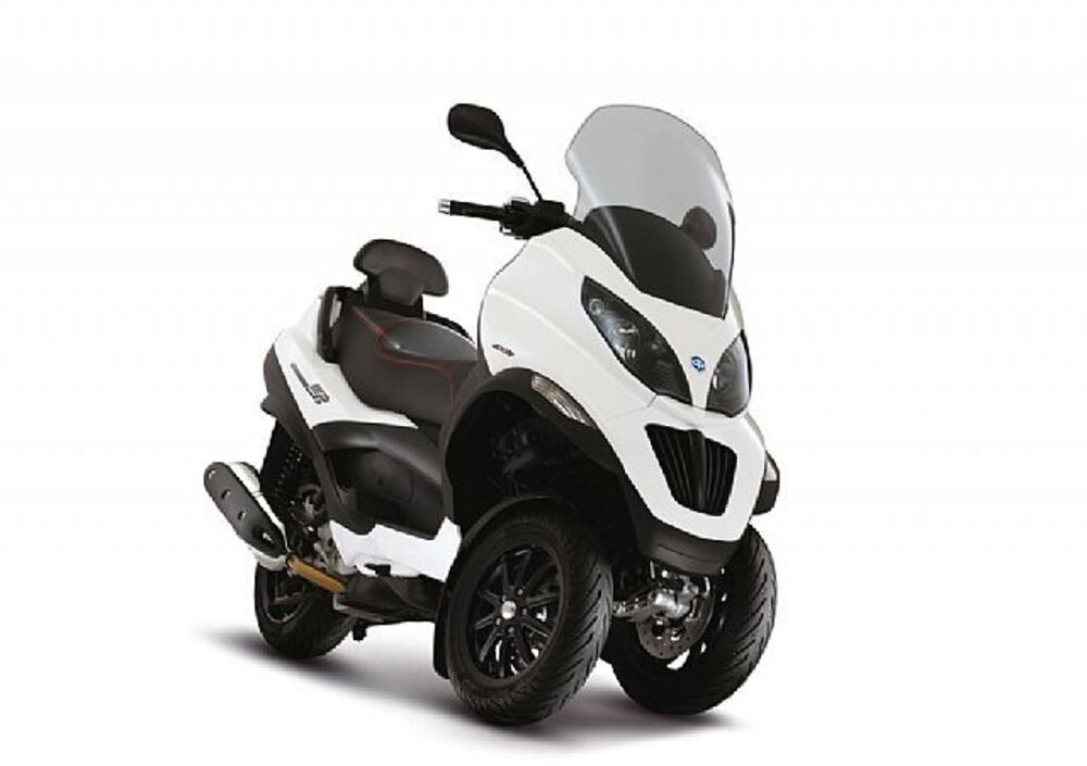 Piaggio MP3 300 Sport (2010 - 11) (2)