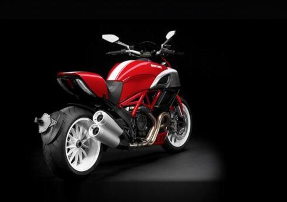 Ducati Diavel 1200 (2010 - 13) (3)