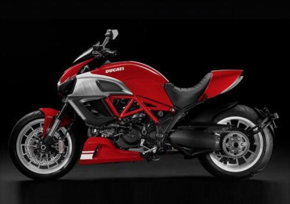 Ducati Diavel 1200 (2010 - 13) (4)