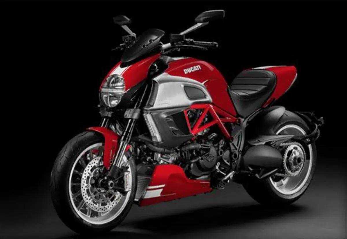 Ducati Diavel 1200 Diavel 1200 (2010 - 13) (5)