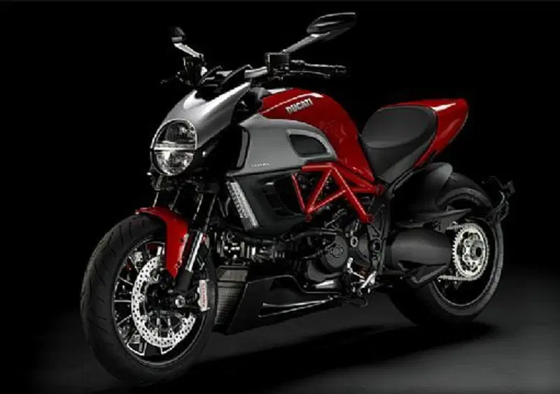 Ducati Diavel 1200 Diavel 1200 (2010 - 13) (7)