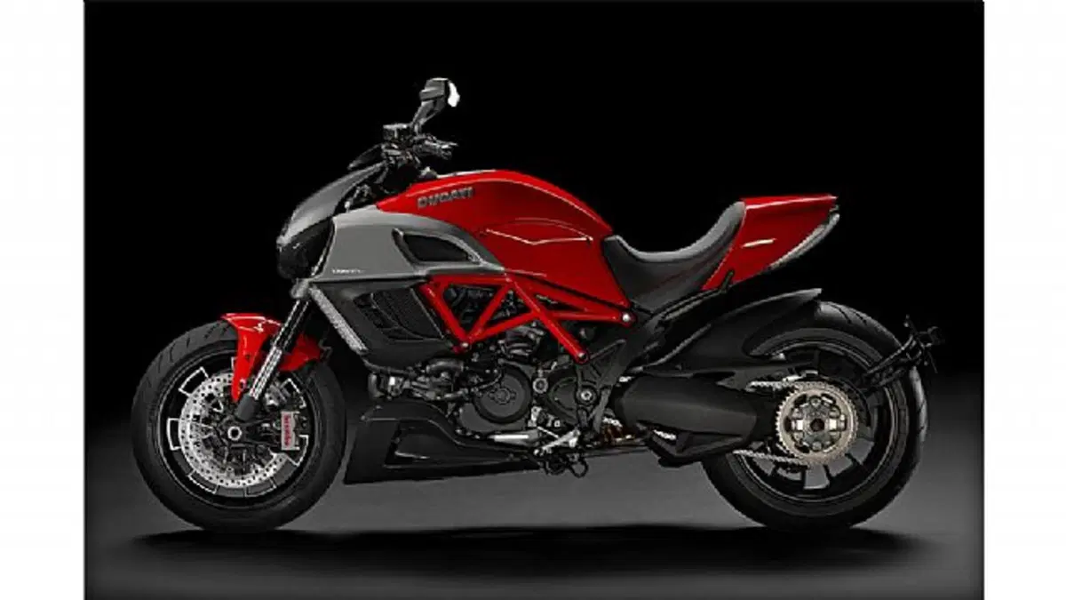 Ducati Diavel 1200 Diavel 1200 (2010 - 13) (8)