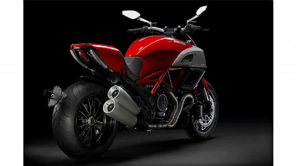 Ducati Diavel 1200 Diavel 1200 (2010 - 13) (9)