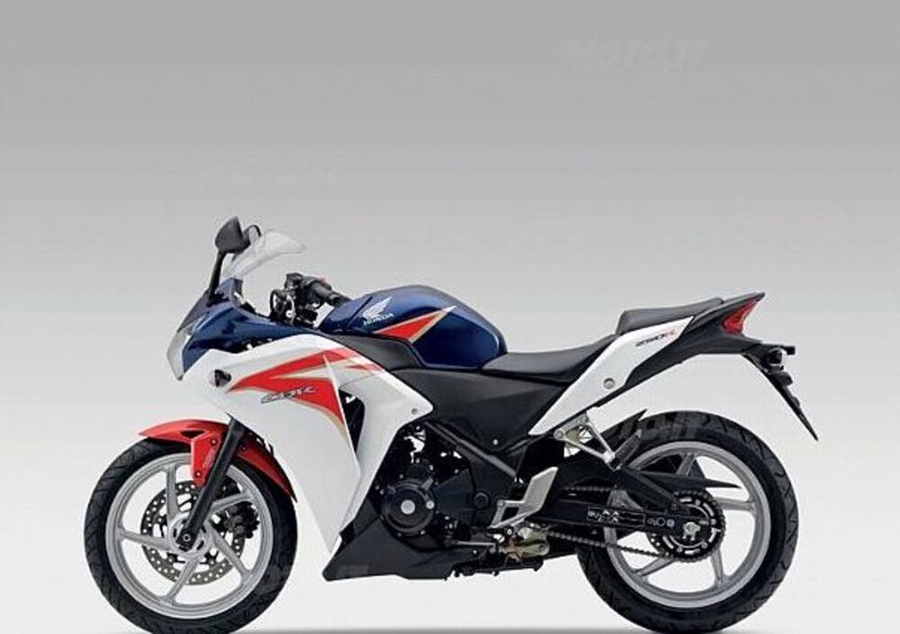 Honda CBR 250 R (2010 - 14) (2)