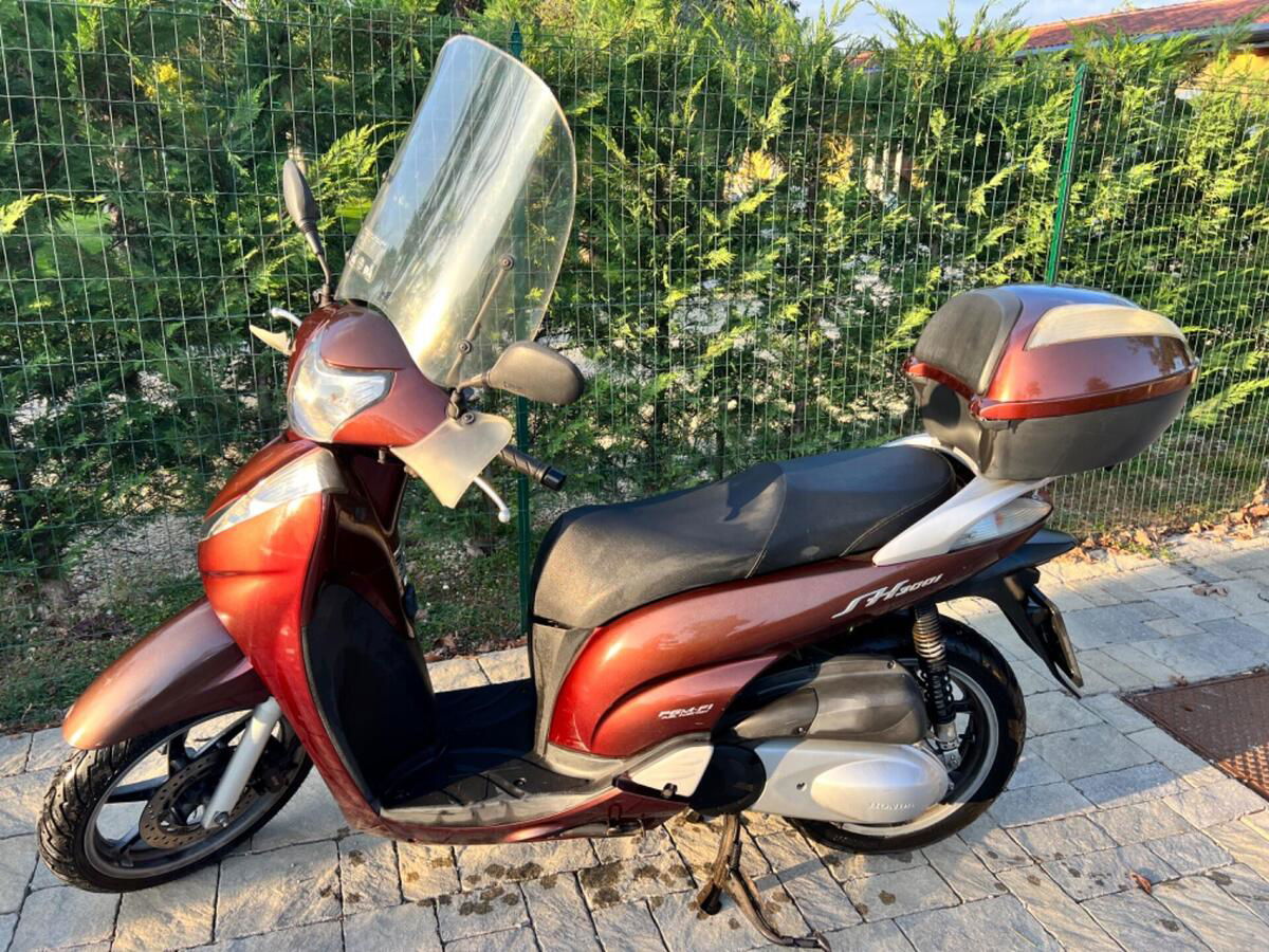 Vendo Honda SH 300 i (2006 - 10) usata a Villafranca Di Verona (codice  9052460) 