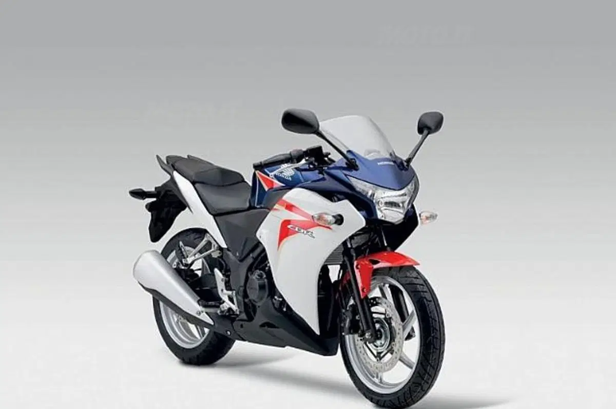 Honda CBR 250 R CBR 250 R (2010 - 14) (4)